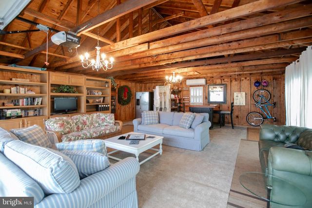 1513 KUSER RD, Hamilton, NJ 08619