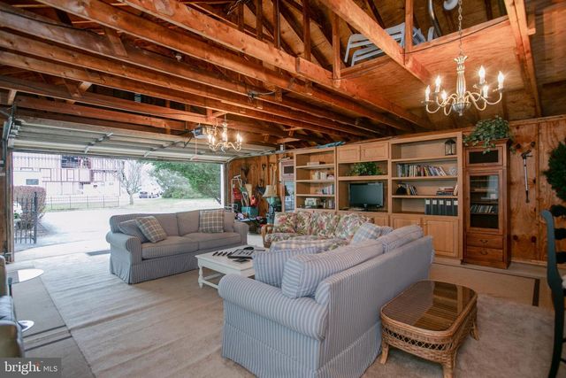 1513 KUSER RD, Hamilton, NJ 08619