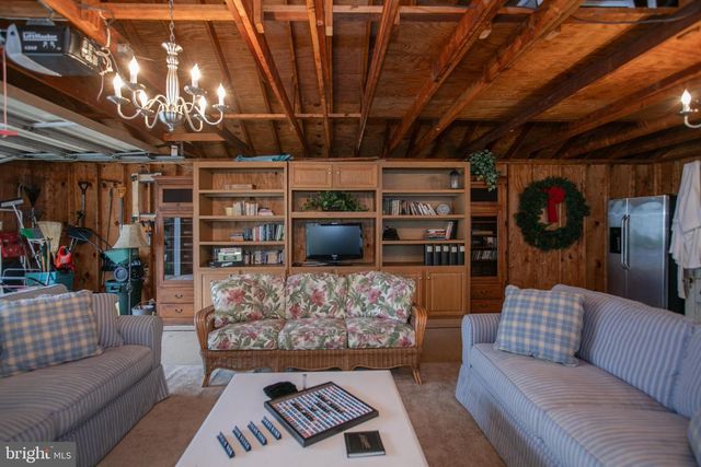 1513 KUSER RD, Hamilton, NJ 08619