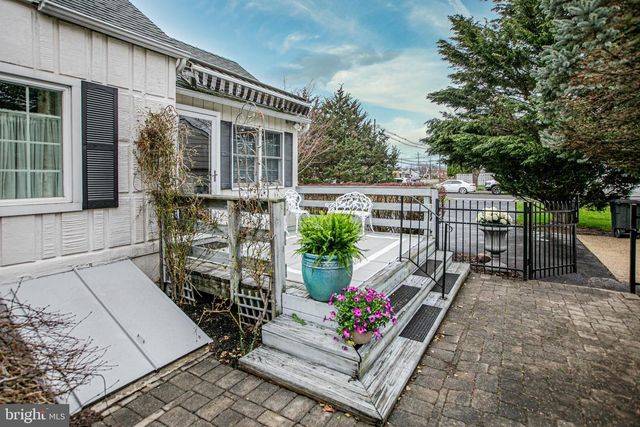 1513 KUSER RD, Hamilton, NJ 08619