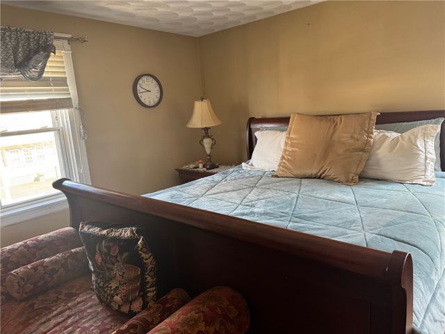 72 Concord Avenue, Cranston, RI 02904