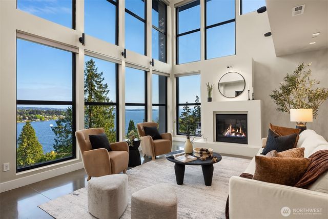8902 NE 117th Place, Kirkland, WA 98034