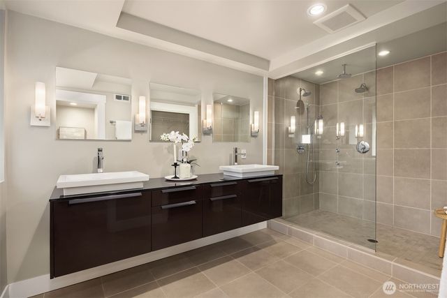 8902 NE 117th Place, Kirkland, WA 98034
