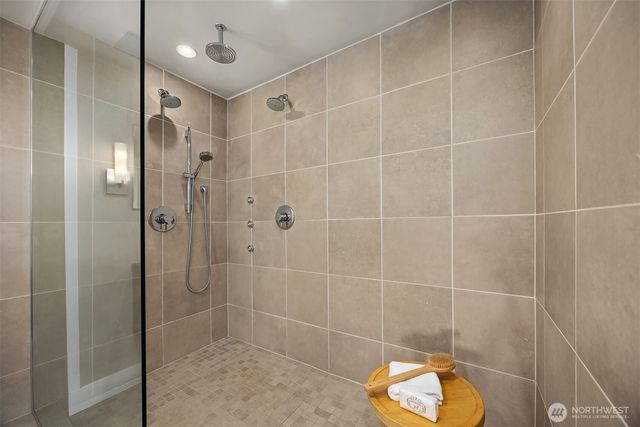 8902 NE 117th Place, Kirkland, WA 98034