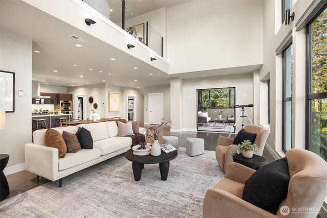 8902 NE 117th Place, Kirkland, WA 98034