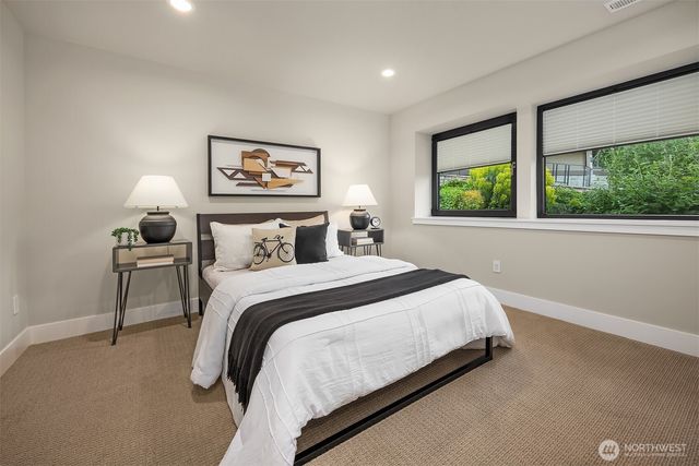 8902 NE 117th Place, Kirkland, WA 98034