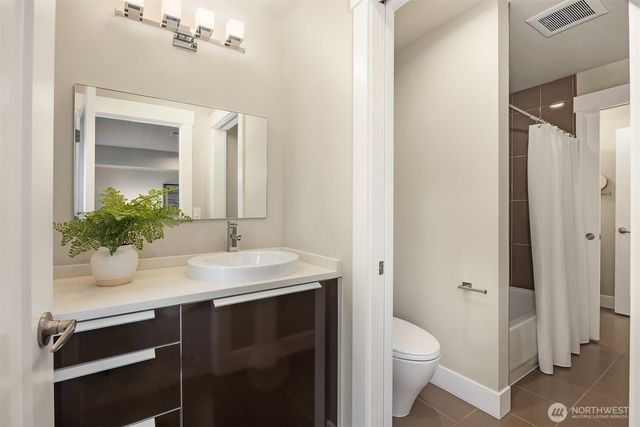 8902 NE 117th Place, Kirkland, WA 98034