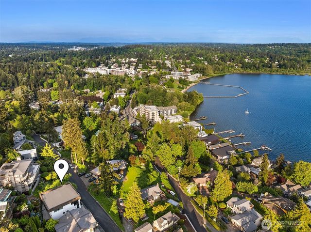 8902 NE 117th Place, Kirkland, WA 98034