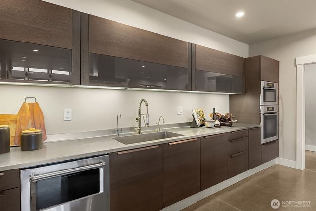 8902 NE 117th Place, Kirkland, WA 98034