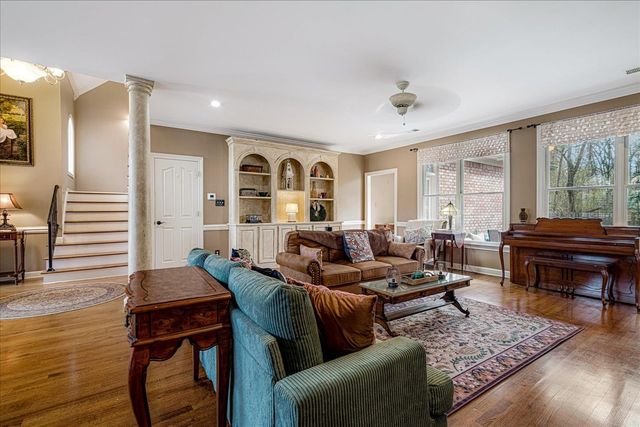 8423 WOOD MANOR CV, Memphis, TN 38016