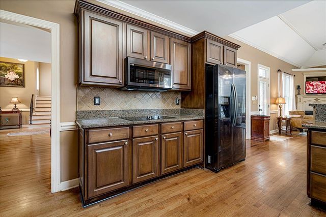 8423 WOOD MANOR CV, Memphis, TN 38016