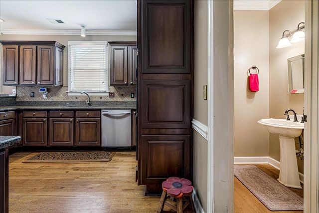 8423 WOOD MANOR CV, Memphis, TN 38016