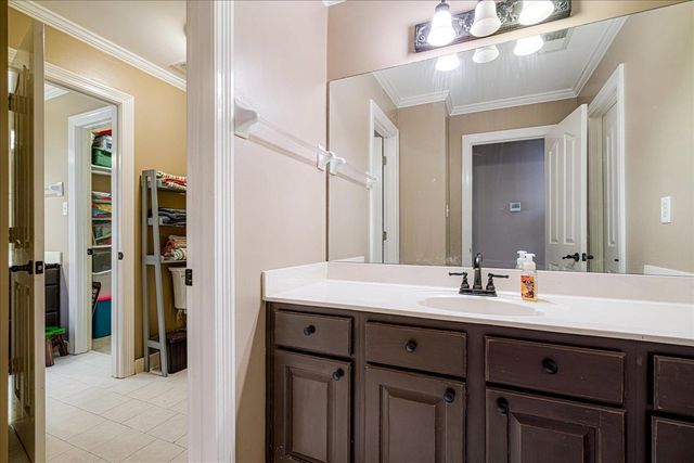 8423 WOOD MANOR CV, Memphis, TN 38016