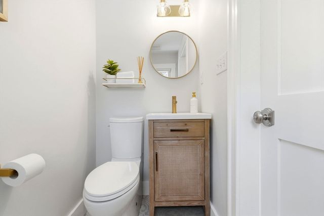 10 Bonad Road, Winchester, MA 01890