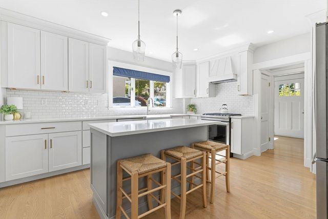 10 Bonad Road, Winchester, MA 01890