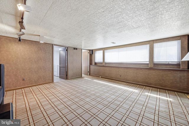 300 SAWMILL RD, Cherry Hill, NJ 08034