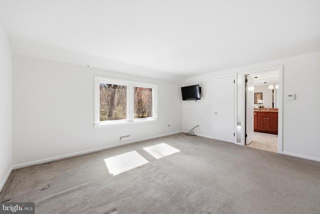 300 SAWMILL RD, Cherry Hill, NJ 08034