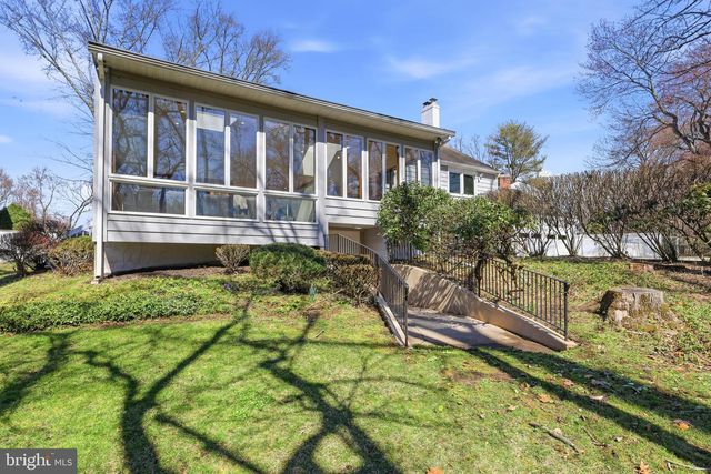 300 SAWMILL RD, Cherry Hill, NJ 08034