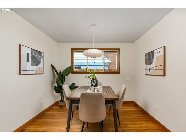 10919 Se MILL Ct, Portland, OR 97216