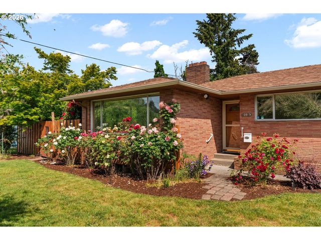 10919 Se MILL Ct, Portland, OR 97216