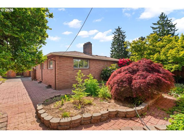 10919 Se MILL Ct, Portland, OR 97216