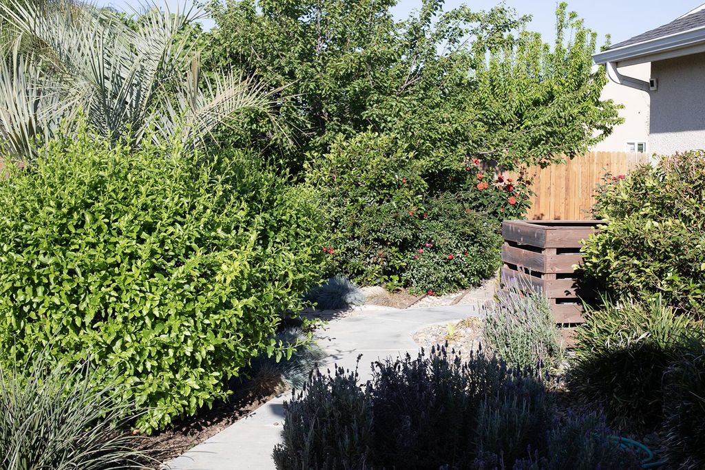 Image 16 of property listing at 2508 N Kayenta Court, Visalia, CA 93291