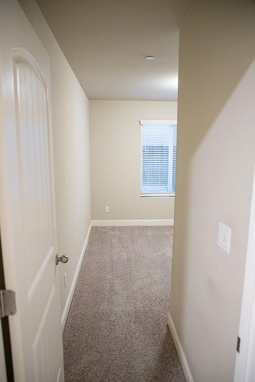 Image 30 of property listing at 2508 N Kayenta Court, Visalia, CA 93291