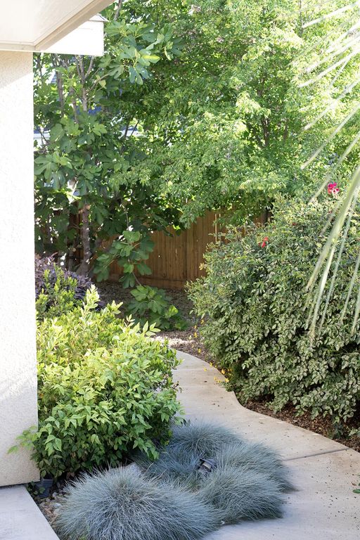 Image 35 of property listing at 2508 N Kayenta Court, Visalia, CA 93291