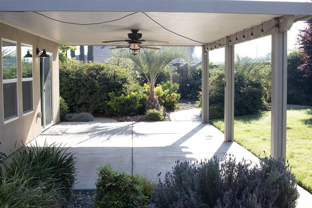 Image 7 of property listing at 2508 N Kayenta Court, Visalia, CA 93291