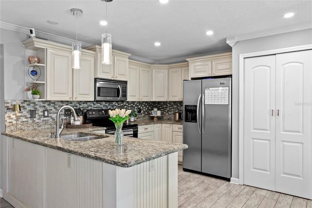 5175 COQUINA KEY DRIVE SE A, St Petersburg, FL 33705