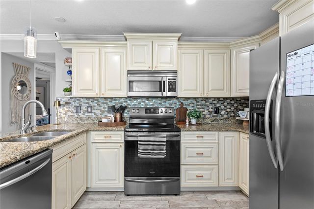5175 COQUINA KEY DRIVE SE A, St Petersburg, FL 33705
