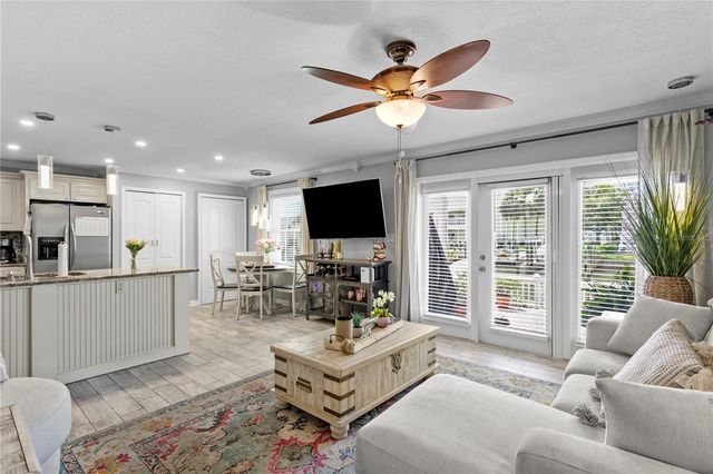 5175 COQUINA KEY DRIVE SE A, St Petersburg, FL 33705