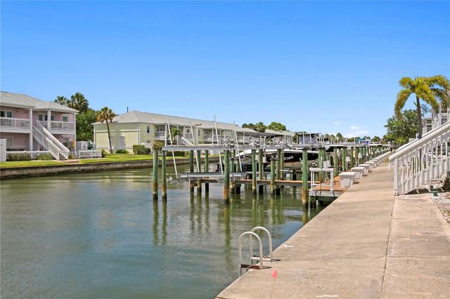 5175 COQUINA KEY DRIVE SE A, St Petersburg, FL 33705