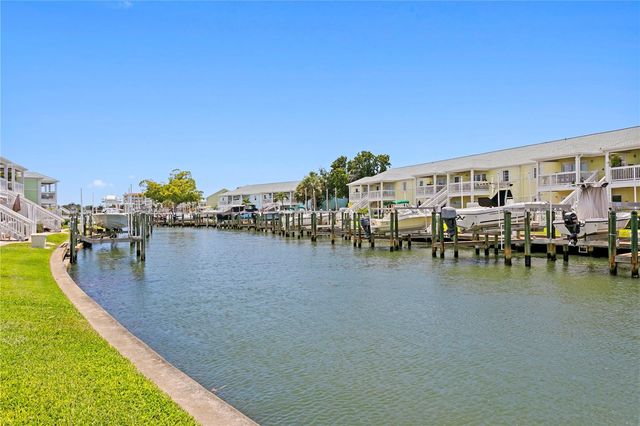5175 COQUINA KEY DRIVE SE A, St Petersburg, FL 33705
