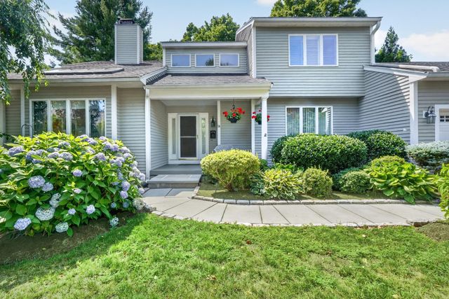 14 Mulberry Ln, Canton, MA 02021