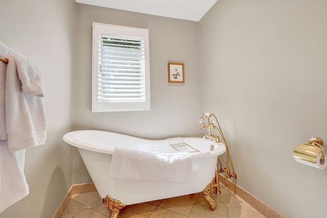 14 Mulberry Ln, Canton, MA 02021