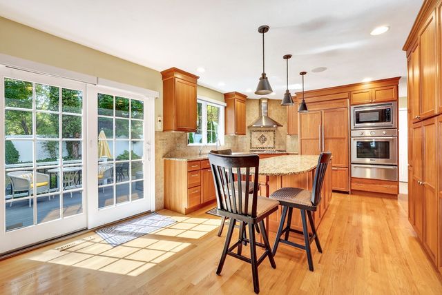 14 Mulberry Ln, Canton, MA 02021