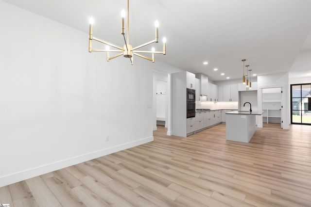 734 New South Court, Wellford, SC 29385