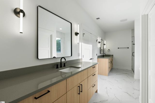 734 New South Court, Wellford, SC 29385