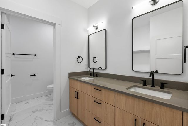 734 New South Court, Wellford, SC 29385