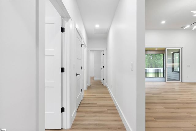 734 New South Court, Wellford, SC 29385