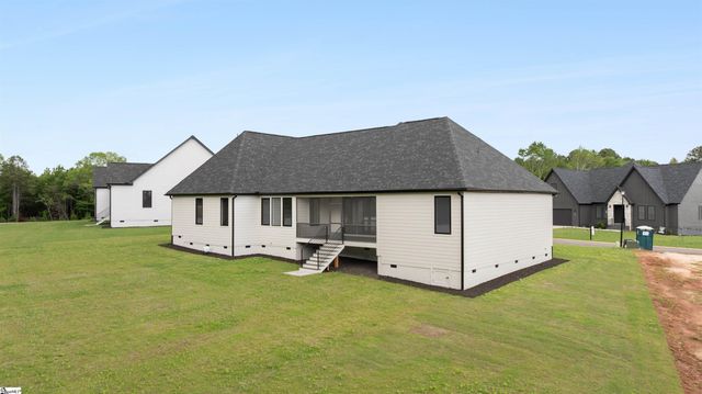 734 New South Court, Wellford, SC 29385