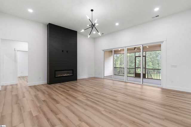 734 New South Court, Wellford, SC 29385