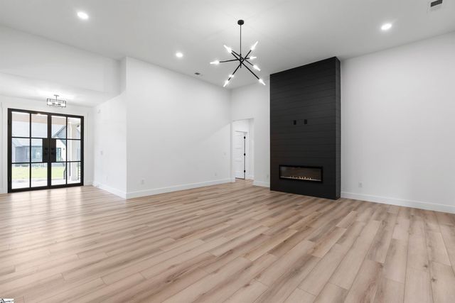 734 New South Court, Wellford, SC 29385