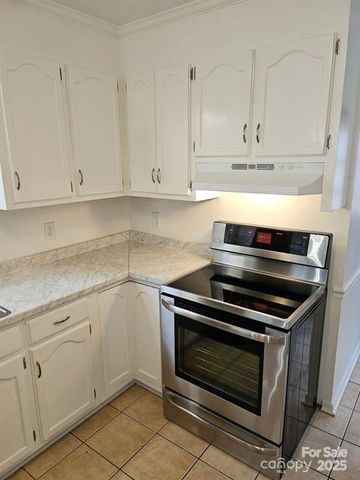 2819 Royal Ridge Lane, Charlotte, NC 28212