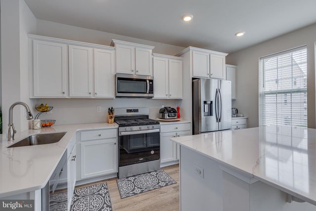 488 MONTE FARM RD, Mount Laurel, NJ 08054