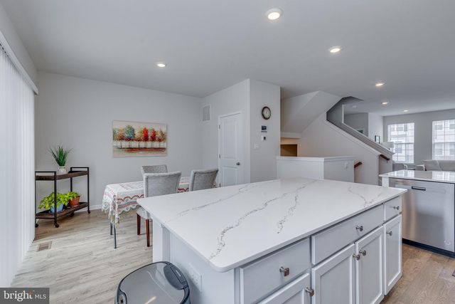 488 MONTE FARM RD, Mount Laurel, NJ 08054