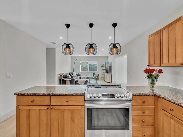 3904 Lowson Boulevard, Delray Beach, FL 33445