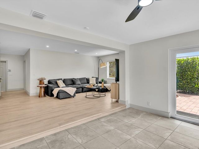 3904 Lowson Boulevard, Delray Beach, FL 33445