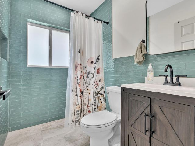 3904 Lowson Boulevard, Delray Beach, FL 33445